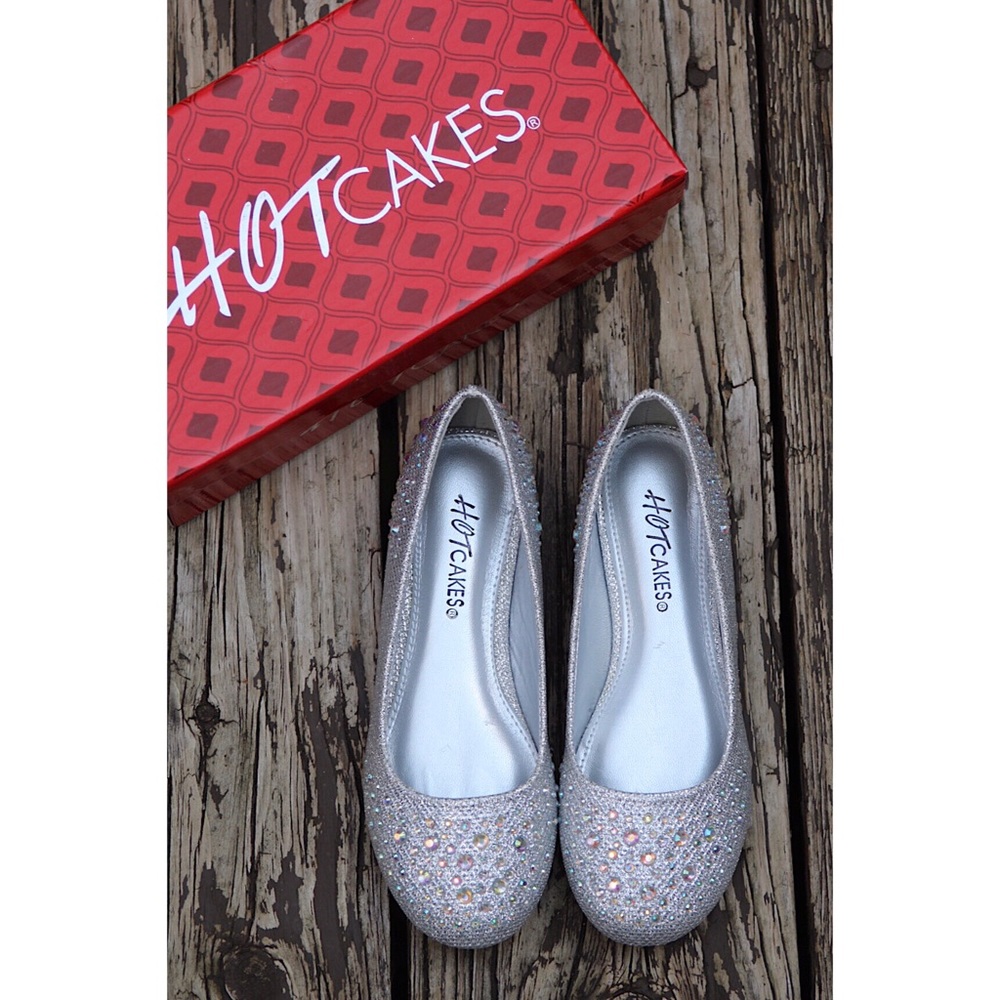 BRAND NEW sparkly girls flats (12m)